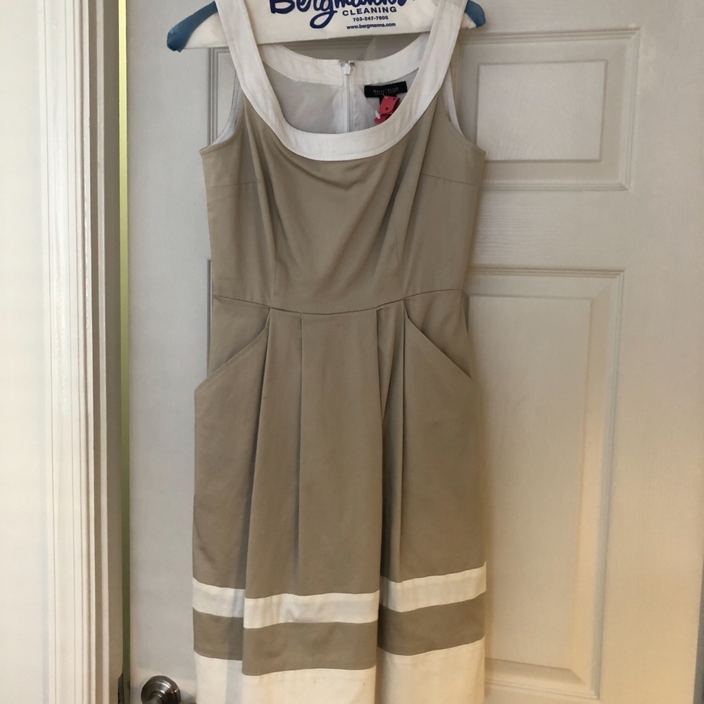 White House Black Market tan & white dress size 4